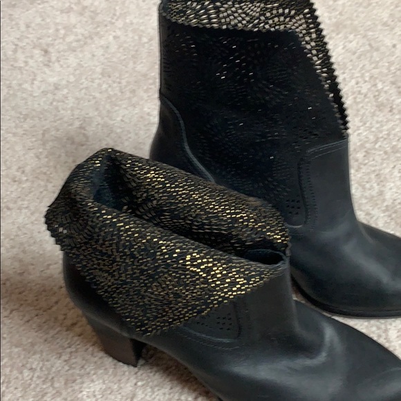 Ugh booties - Picture 5 of 7